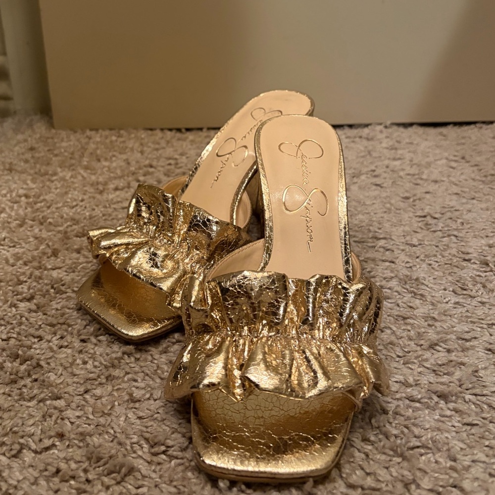 Jessica Simpson, heels, size 5.5